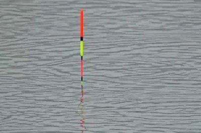 传统钓法怎么调漂,使用七星漂可采用重铅找底、上移漂豆等方式