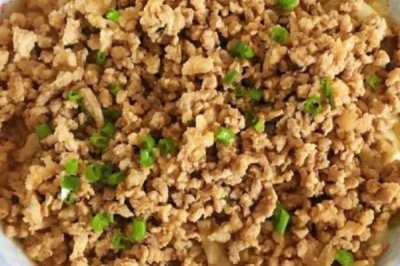 成年鹩哥一天喂多少次食,基本上每天要喂一到两次