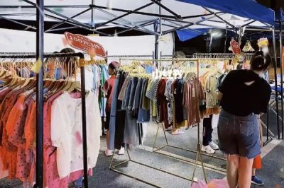 摆地摊要怎么摆，选择人流量大的地方和位置