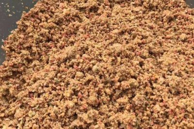 1#鲫饵料介绍，属于纯香型鱼饵、适合垂钓草鱼和鲤鱼等鱼种