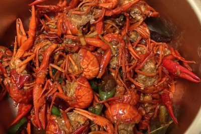 正宗的小龙虾要在哪里才能吃到,长沙、潜江、盱眙等城市可以吃到
