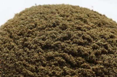 新挖的鱼塘养鱼前要怎么处理，需反复多次放入清水进行清洗和暴晒