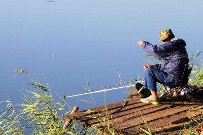 鳟鱼适合用什么饵钓，真饵和拟饵都适用