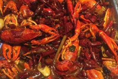 正宗的小龙虾要在哪里才能吃到,长沙、潜江、盱眙等城市可以吃到