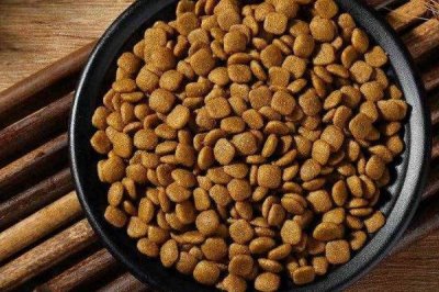 如何挑选一款好的狗粮，重要的是看配料表