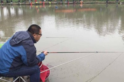 黑坑为什么不让用红虫,容易引起偏口和污染水质等