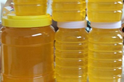 槐花蜜是白色的吗,结晶后多呈细腻的乳白色