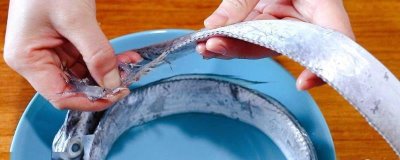 带鱼买回家怎么处理，一般要冷冻后再收拾