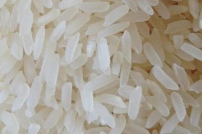 有机大米与绿色大米的区别,前者生产期间禁止使用农药、后者可使用限定的化学合成物质