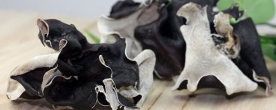 白背木耳的市场价格,价格在15-30元一斤