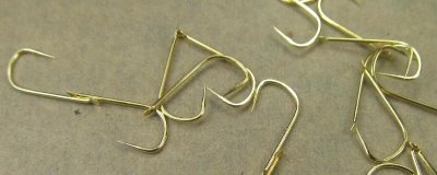 钓鲫鱼海夕钩和溪流钩哪个好,用海夕钩可能比用溪流钩要更好