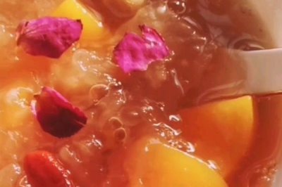 玫瑰花茶可以和什么搭配,可以和金银花、木瓜。西红柿等搭配