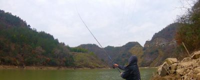 用什么鱼竿滑漂钓鱼，可以用袖钩、伊势尼钩、伊豆钩等