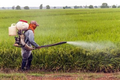 灭草松是酸性还是碱性的,灭草松是弱酸性的