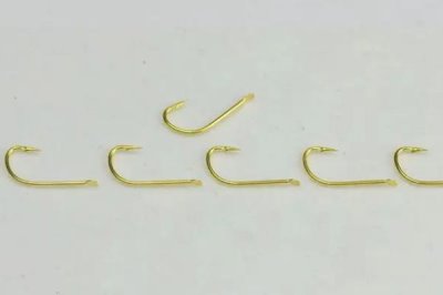 5号金袖钩适钓鱼种，一般包括鲫鱼和罗非鱼