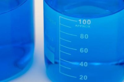 四叶草标本制作方法,采集完整的且有一定生长期的的四叶草