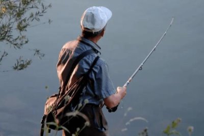 台钓和传统钓所用鱼漂的区别,台钓主用立漂、传统钓多用立漂、七星漂、卧式漂