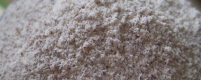 全麦粉是什么面粉，是将小麦表皮、胚芽、籽粒胚乳都精打细磨制成的