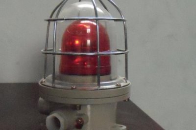 养鸡场如何避免黄鼠狼，可以养狗、猫、鹅等