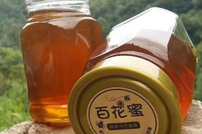 百花蜜是什么蜂蜜，采集两种或两种以上花蜜酿制成的