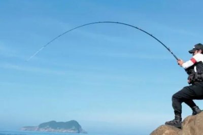 钓大鱼适合用什么饵料,蚯蚓、玉米、红薯等饵料均是不错的选择