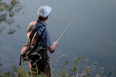 春钓口诀和意思解释,雨后鱼靠边、打窝不打远