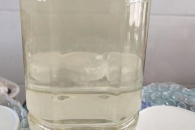 蜂蜜有几种颜色,主要有白色、水白色、琥珀色等7种颜色