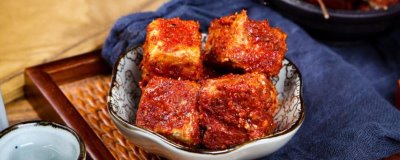 红腐乳和白腐乳有什么区别,红腐乳口感醇厚、白腐乳口感偏甜