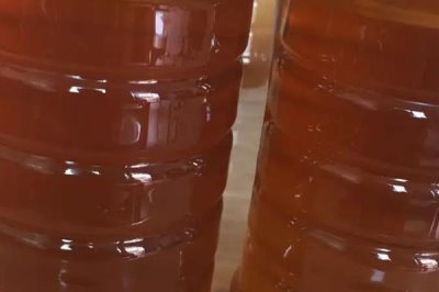 乌桕蜜和荔枝蜜哪个好,后者的色泽和口感都更优