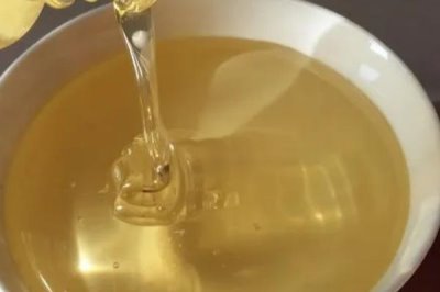 槐花蜜是白色的吗,结晶后多呈细腻的乳白色