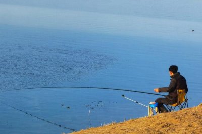 钓甲鱼的适宜时间,农历4-10月份适合垂钓