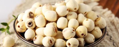 湖北荆州的特产，有荆州八宝饭、洪湖莲子等