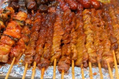 地摊卖什么东西可以挣钱,玩具、小饰品、儿童绘本等商品是不错的选择