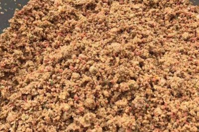 四季钓鲫鱼饵料配方,因时节、气温不同而不同