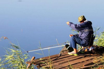 冬季钓鲤鱼用什么方法，选择上午的11点到下午的3点作钓