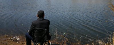 河里钓鱼用什么饵料好,需要考虑到天气和温度因素