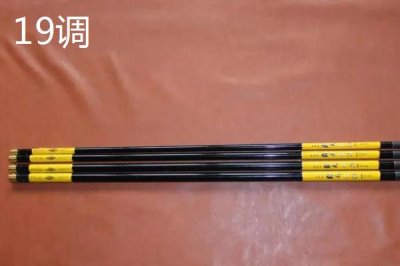 鱼竿19调和28调对比，野钓更适合使用28调鱼竿