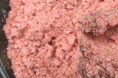 专钓草鱼的饵料配方，自制饵料可使用玉米、小米、麦麸等材料