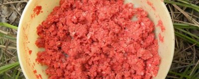 专钓草鱼的饵料配方，自制饵料可使用玉米、小米、麦麸等材料