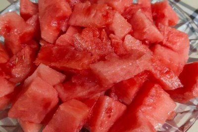 成年鹩哥一天喂多少次食,基本上每天要喂一到两次