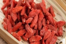 受潮的枸杞还能不能吃,在没有霉变的情况下可以食用