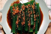 好吃的秋葵怎么做，洗净切丝后可以和鸡蛋同炒