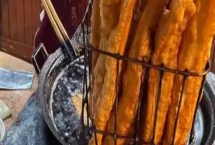 早餐适合卖什么，豆浆油条、酱香饼、小笼包等食物均是适宜选择