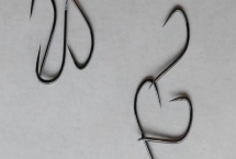 新关东钩的优缺点，优点是可垂钓大型鱼类、缺点是对吸食型鱼类的中鱼率偏低