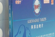 兽用阿苯达唑用法用量，应采取内服的方式