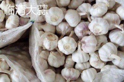山东省临清市的特产，临清酱牛蹄、济美酱菜、拖板豆腐均为传统名吃