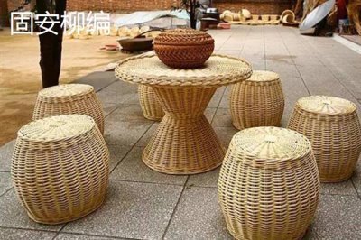 河北固安的特产,有矿泉水、油酥饽饽、胡记烧鸡等