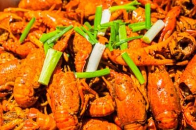 正宗的小龙虾要在哪里才能吃到,长沙、潜江、盱眙等城市可以吃到