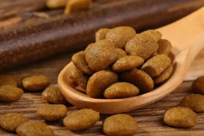 如何挑选一款好的狗粮，重要的是看配料表