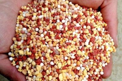 复合肥的标准标识，应标注出养分含量、国家标准肥料名称等信息